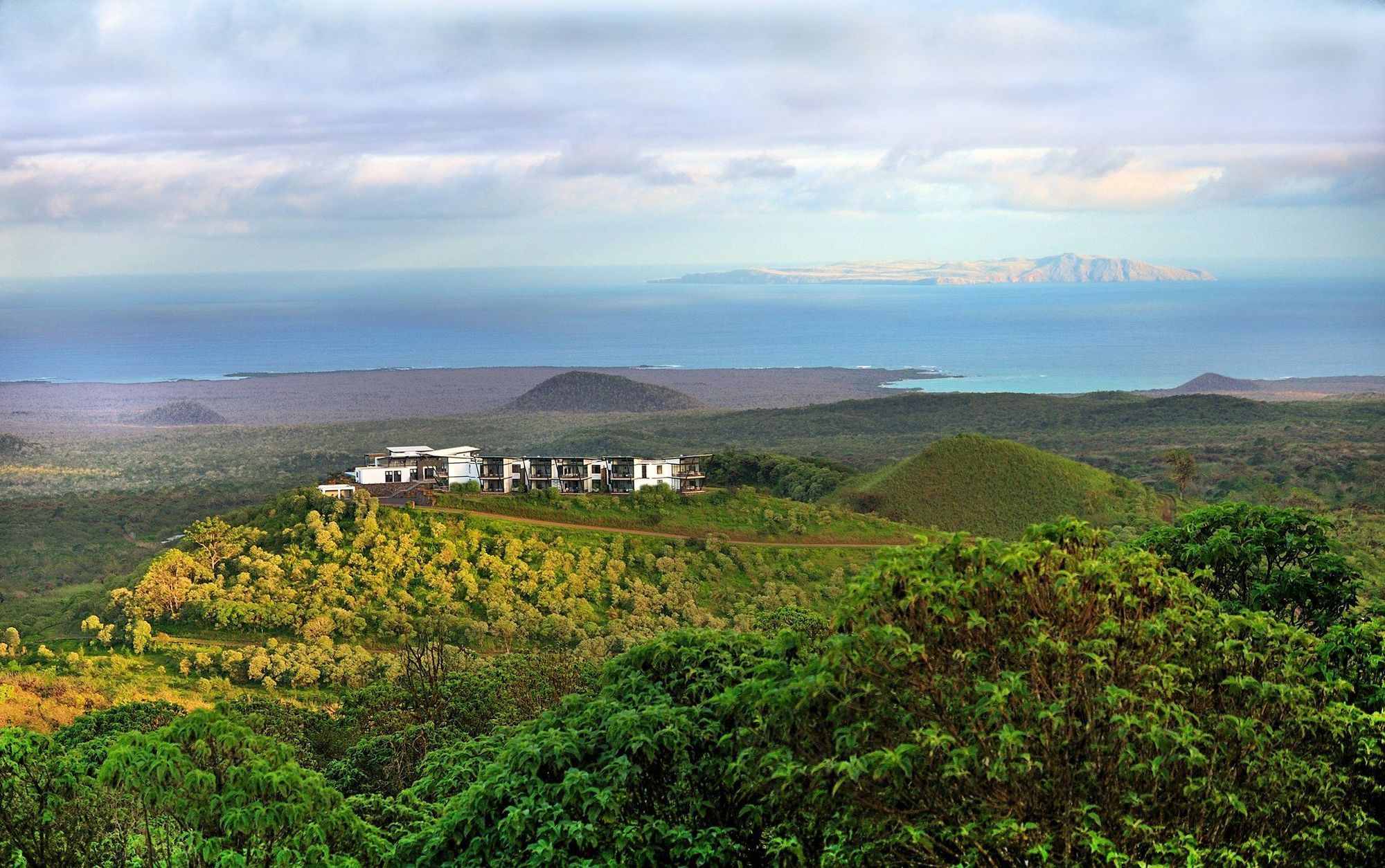 Pikaia Lodge Santa Cruz Island Exteriör bild