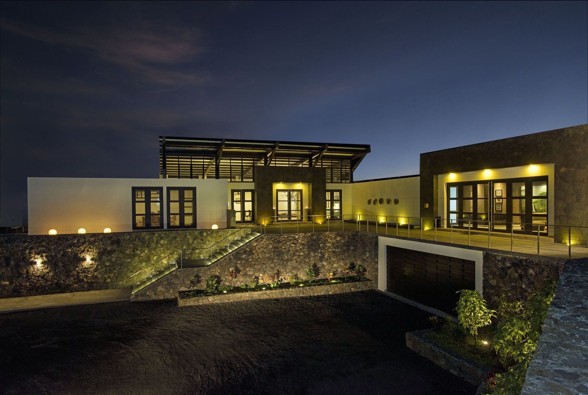 Pikaia Lodge Santa Cruz Island Exteriör bild